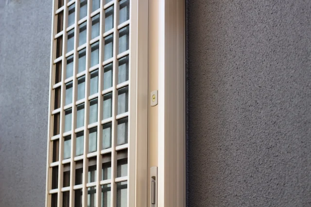 引き戸に鍵を後付けする場合の防犯性やプライバシー確保のおすすめは？