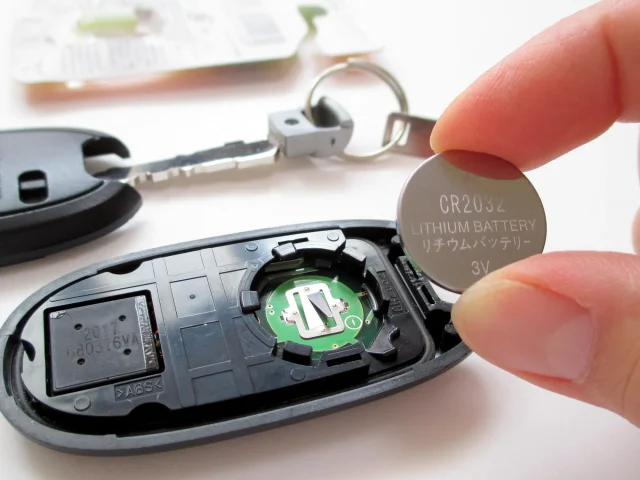 YKKスマートキーが反応しないときに試すべき最優先チェックは？