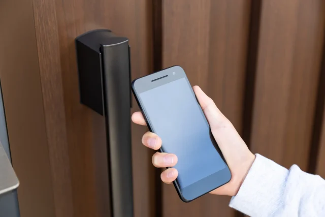 玄関ドアにスマートキーは後付けできる？