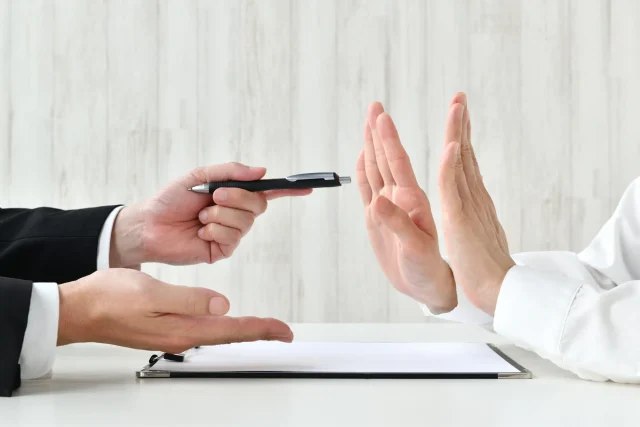 鍵屋に高額な料金を支払ってしまった後でも返金やクーリングオフは可能?