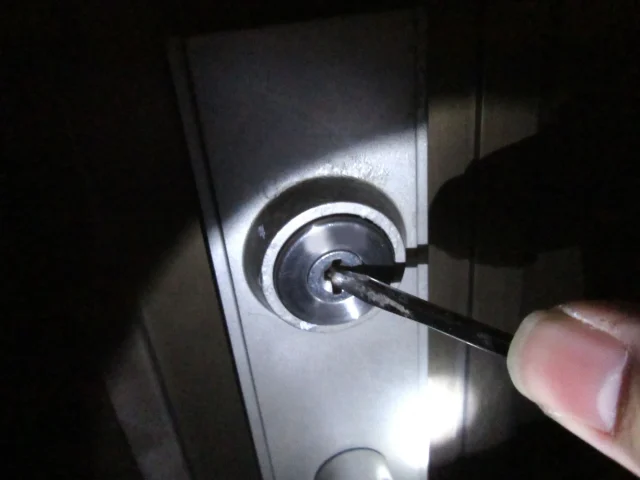 悪徳業者に鍵を見られたり交換された後、そのまま使い続けても防犯上のリスクはない?