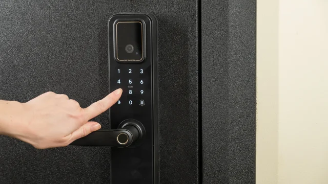 金庫が開かないとき業者を呼ぶ前に自分で確認できることは？
