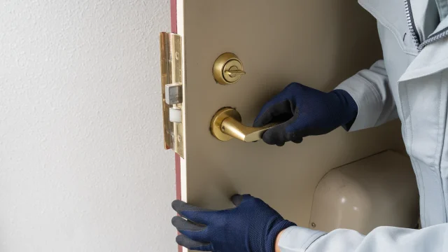賃貸物件の鍵交換費用は誰が負担する?